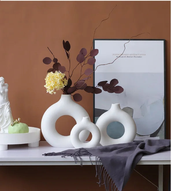 White Ceramic  Modern Home Round Matte Pampas Flower Vases Minimalist Wedding Dinner Living Room Office Table Decorative Vase