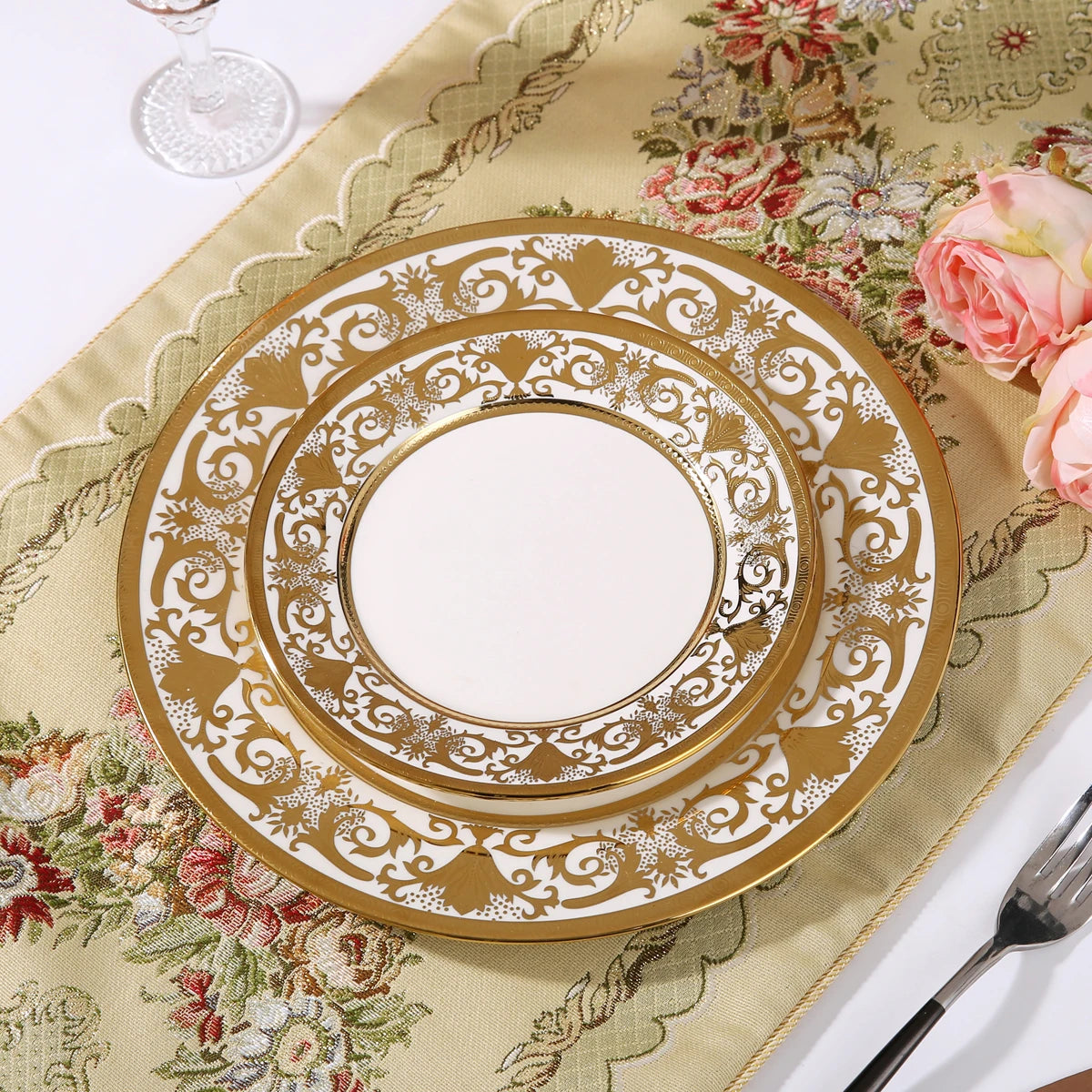 Ceramic Porcelain Gold Rim Eco-Friendly Europe Nordic Style Elegant Wedding Dinnerware Plates